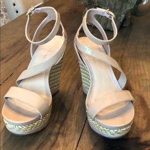 Gianni Bini beige wedges